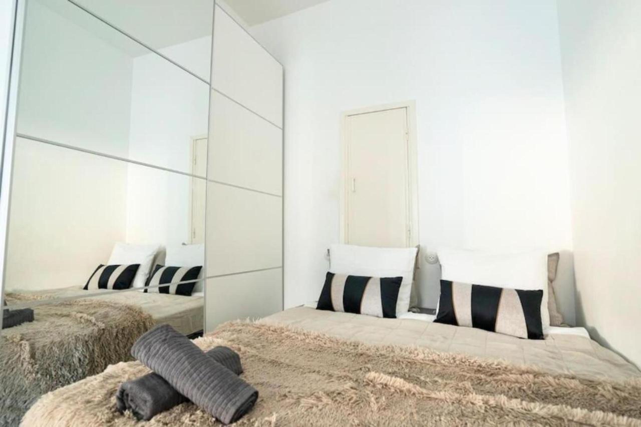 Stylish Studio At The Heart Of Leilighet